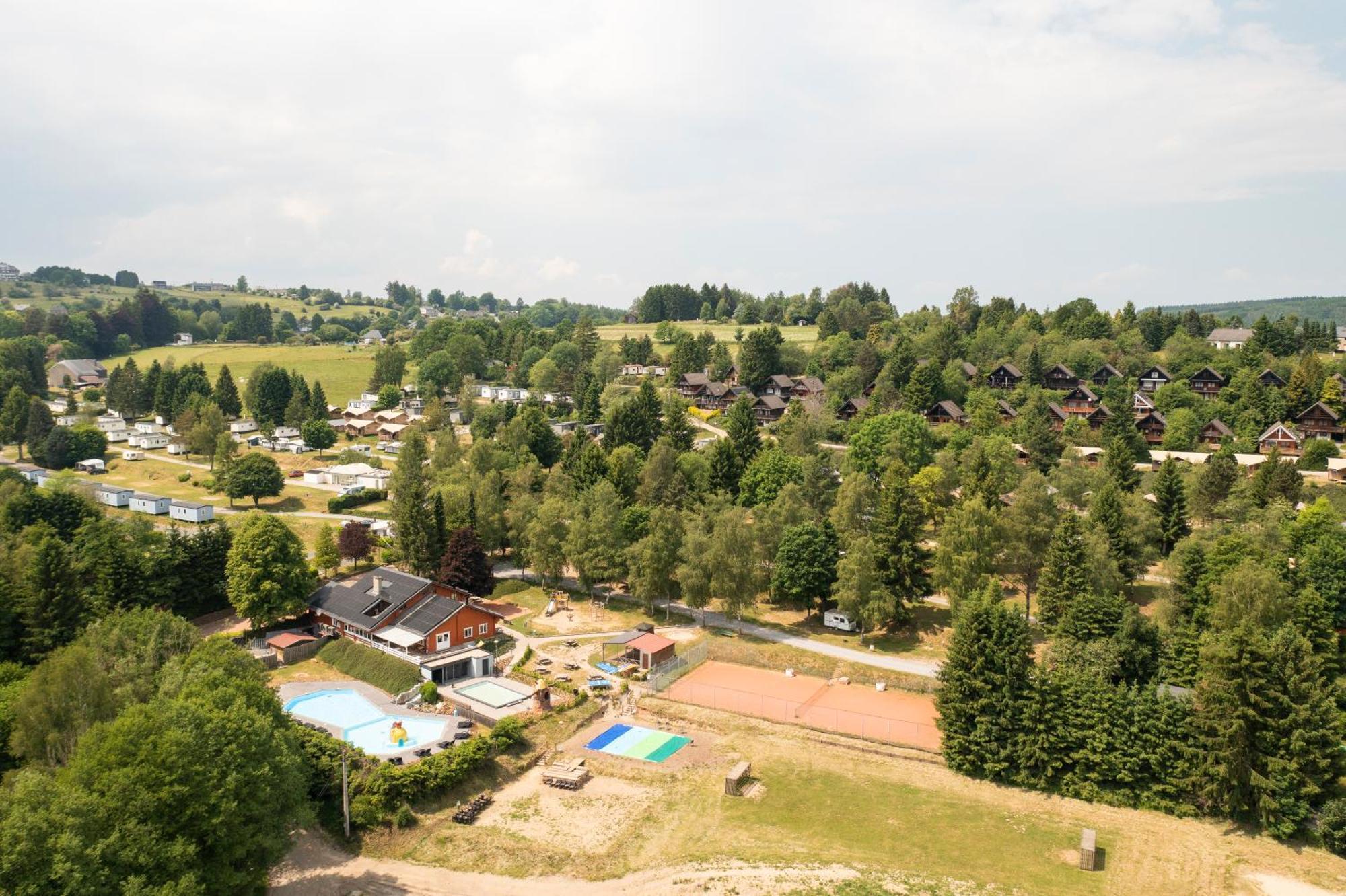 Ardenparks Petite Suisse Hotel Dochamps Exterior foto